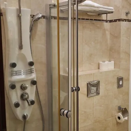 Palac Spiz Kolo Karpacza מלון Miłków