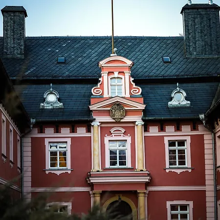 Palac Spiz Kolo Karpacza 酒店 Miłków